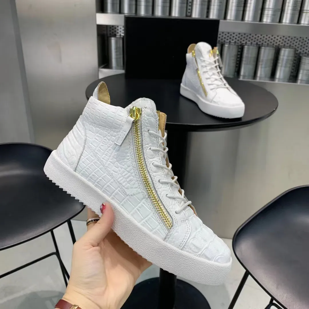 Luxo verão caminhada alta superior kriss tênis sapatos homens zip fixação lados hardware tom de ouro camurça couro treinadores homem casual andando sapato de skate EU38-46 com caixa