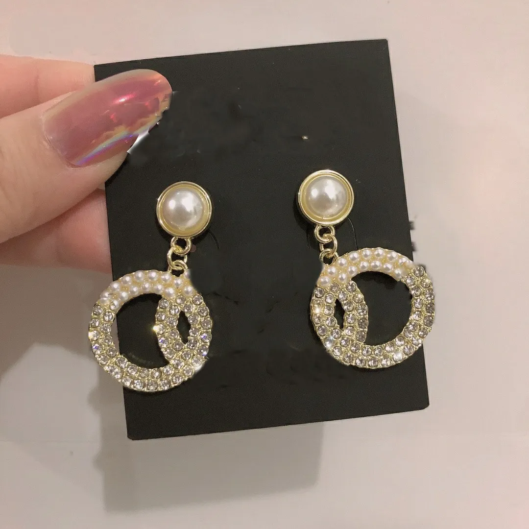 Top Earring Pearl Design Earrings for Woman Fashion Charm Earrings Gift Jewelry