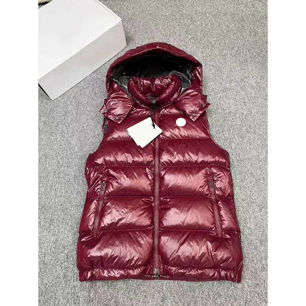 Mäns Vest Designer Down Vest Men's Jacket Winter Multi-Color Down Vest för män och kvinnor avslappnad varm sportkläder Huven ärmlös utomhus vindskyddad jacka z6