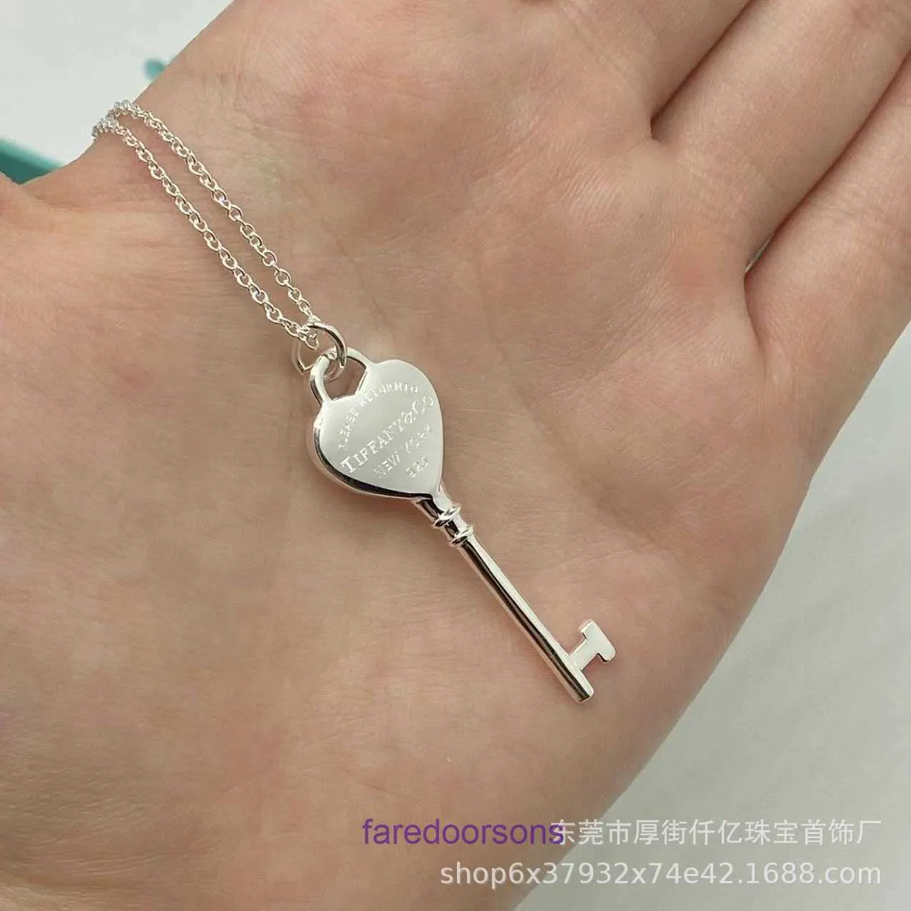 Tifannissm Pendant Necklac Best sell Birthday Christmas Gift S925 Pure Silver Love Key Necklace with Home Instagrams Unique Have Original Box