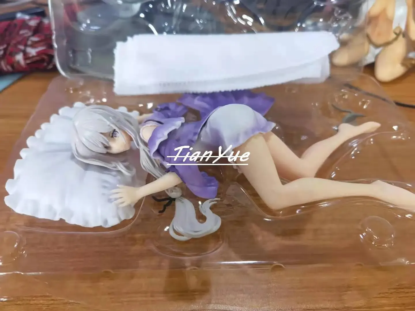 Herbeleef het leven in een andere wereld dan Zero Sleeping Emilia Ver Girl-actiefiguurmodelspeelgoed 240103