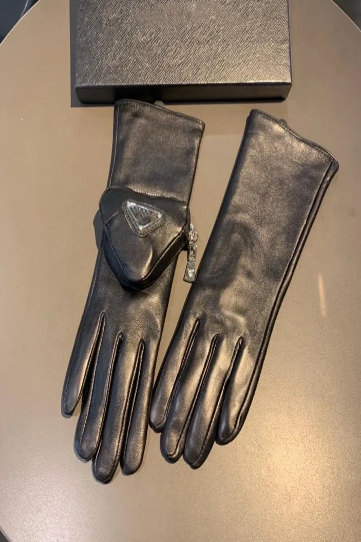 P Brand Classic Bow Sheepskin Gloves Hardware Mantens Women Outdoor Warm Glove Touch Screen Plush Mitten For Ladies Birthday Present8345364