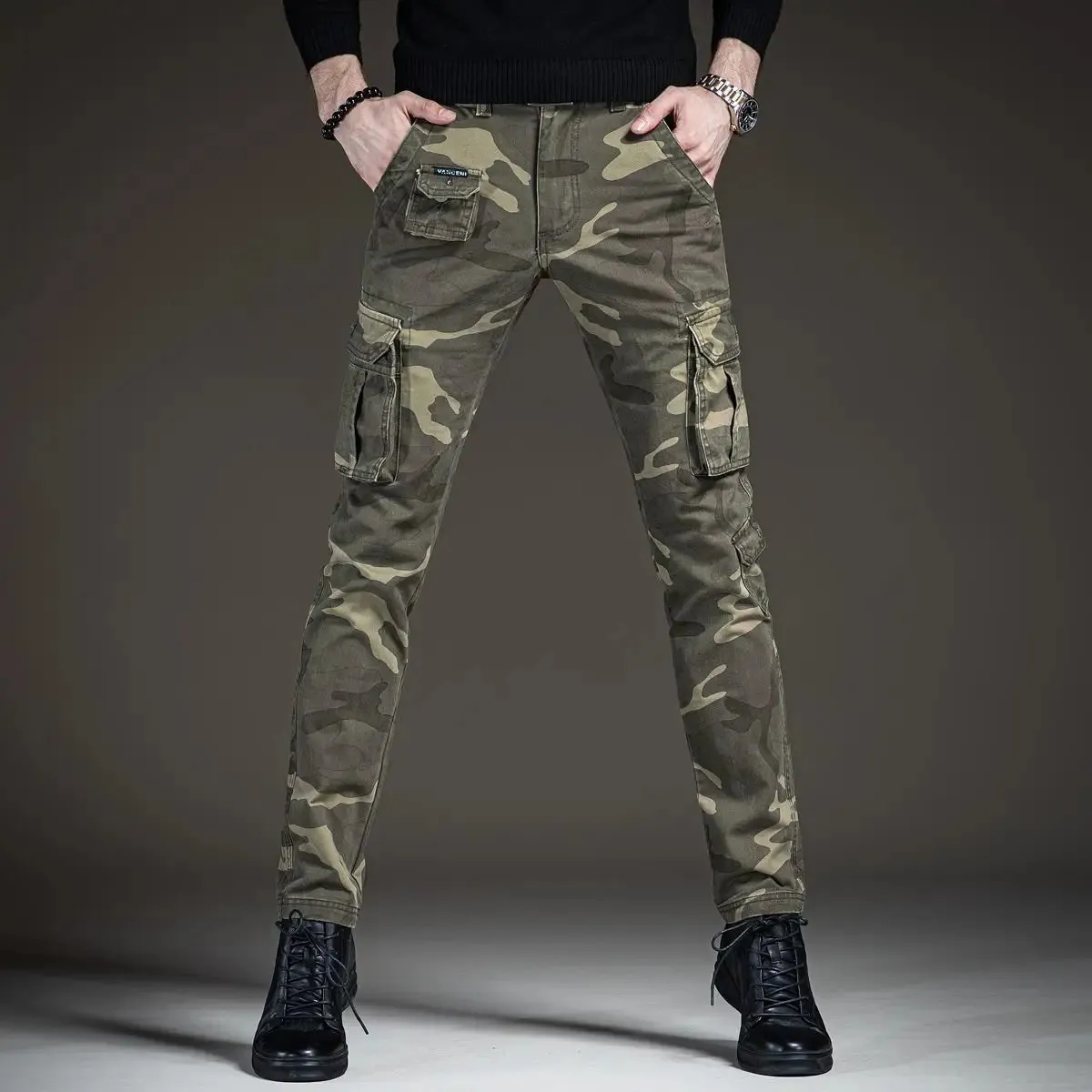 Men''s Light Luxury Camouflage Outdoors Sports Jeans Multi-pocket Wear-proof Slim Fit Cargo Pants Army Fans Casual Pants; 240103