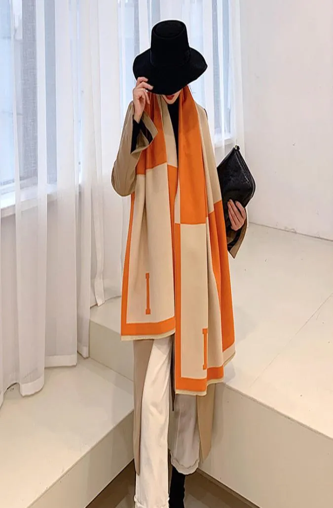 Szalik projektant szalik kaszmirowe Orywa ciepłe miękkie szaliki dla kobiet jesienne zima długie szale kamuflaż Zwierzę w kratę czarna pomarańczowa KHA7059421