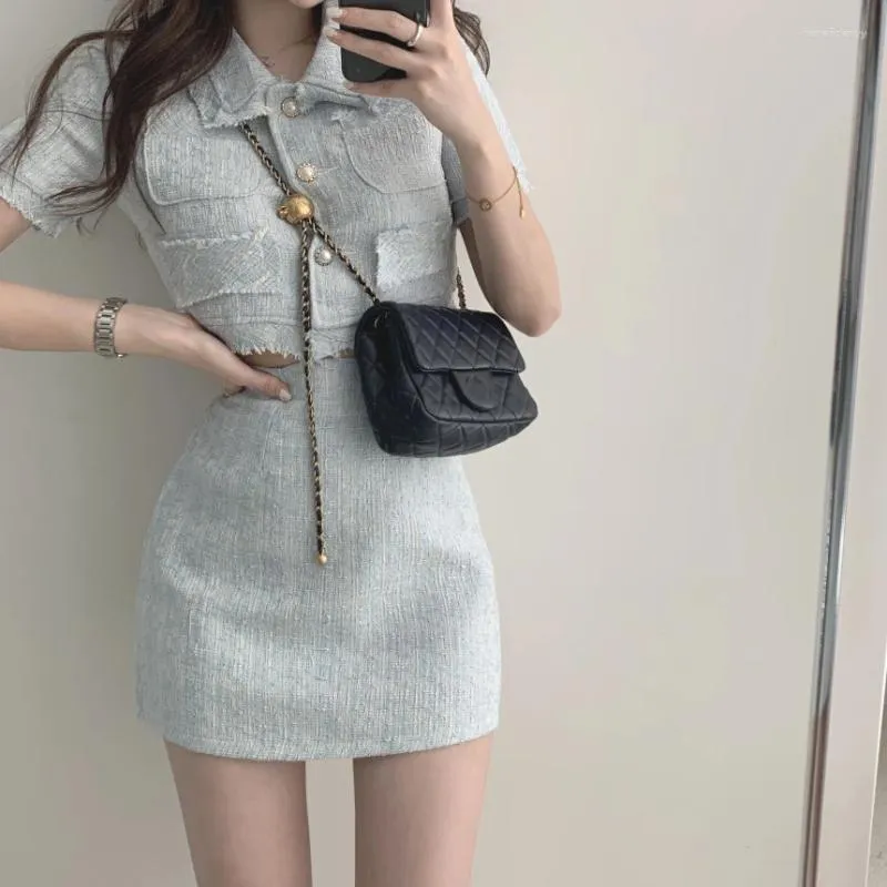 Abiti da lavoro Donna Estate Due 2 pezzi Set stile coreano Elegante monopetto nappa Top a maniche corte e minigonne aderenti a vita alta