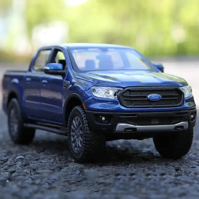 Bilar diecast modell bilspår maisto 1 27 ford ranger pickup lastbiler legering bilmodell diecasts leksaksfordon samling bil leksak pojke födelse