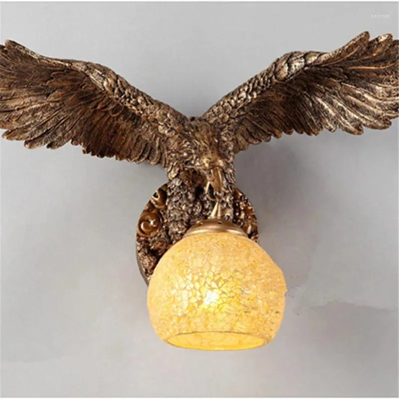 Lampa ścienna w stylu Azji Południowo -Wschodniej rozprzestrzenianie się Wings Eagle Animal Luksusowe oświetlenie E27 szklane moda domowa