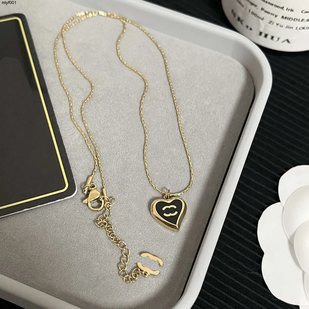 Pendant Necklaces High End Design Necklace Fashion Luxury Necklaces Selection Quality Jewelry Long Chain Fashion Style Accessories Exquisite Girl Designer Brand