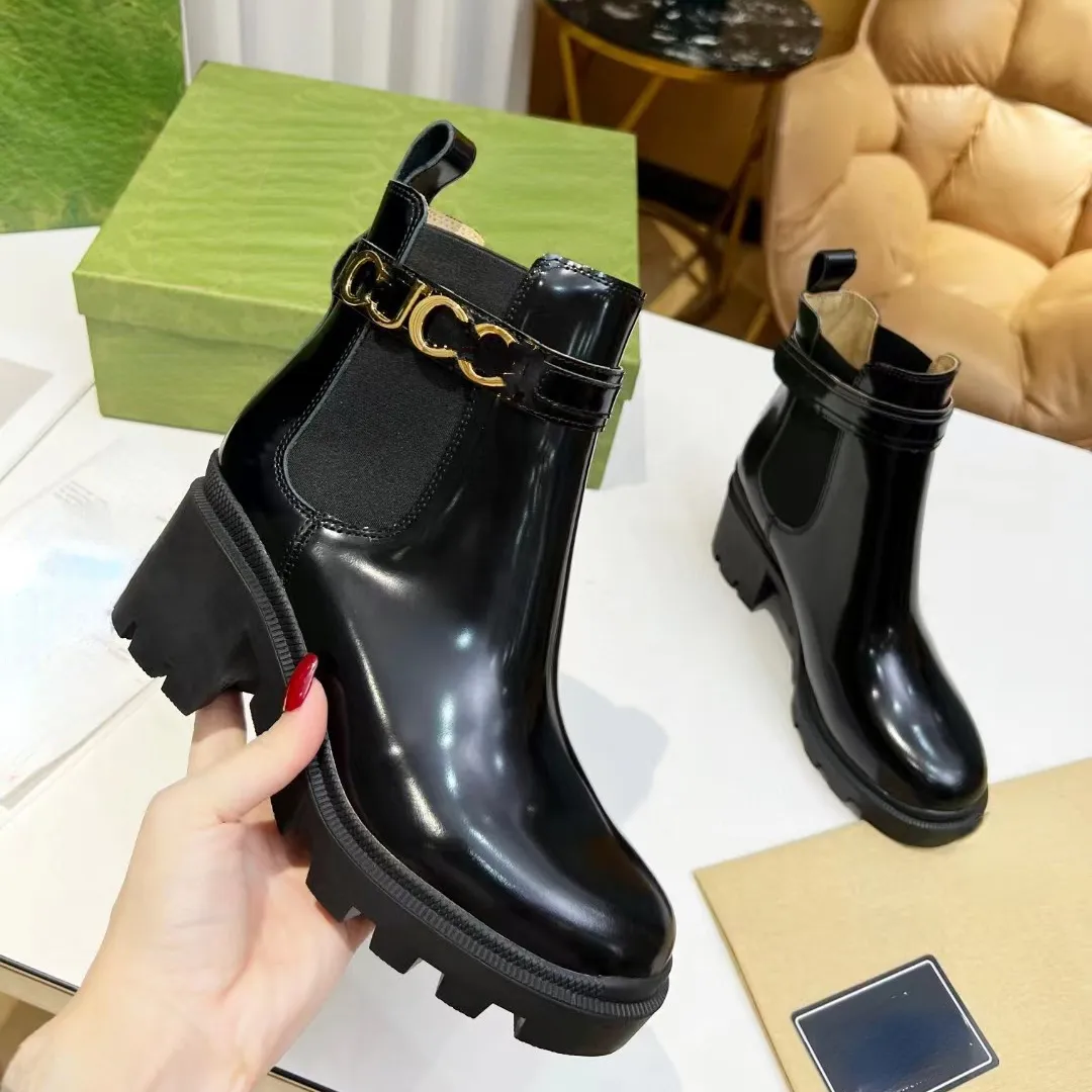 Mulheres designer tornozelo botas de couro martens outono e inverno 2023 novo dedo do pé redondo meados de salto plataforma botas vintage inglês carta fivela