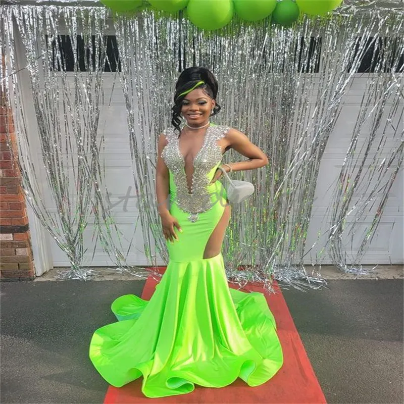 Lime Green Diamond Mermaid Ballkleider für schwarze Mädchen 2024 Sexy Open Back Fishtail Abendkleider Afrikanischer formeller Geburtstag Anlass Partykleid Vestios De Fiesta