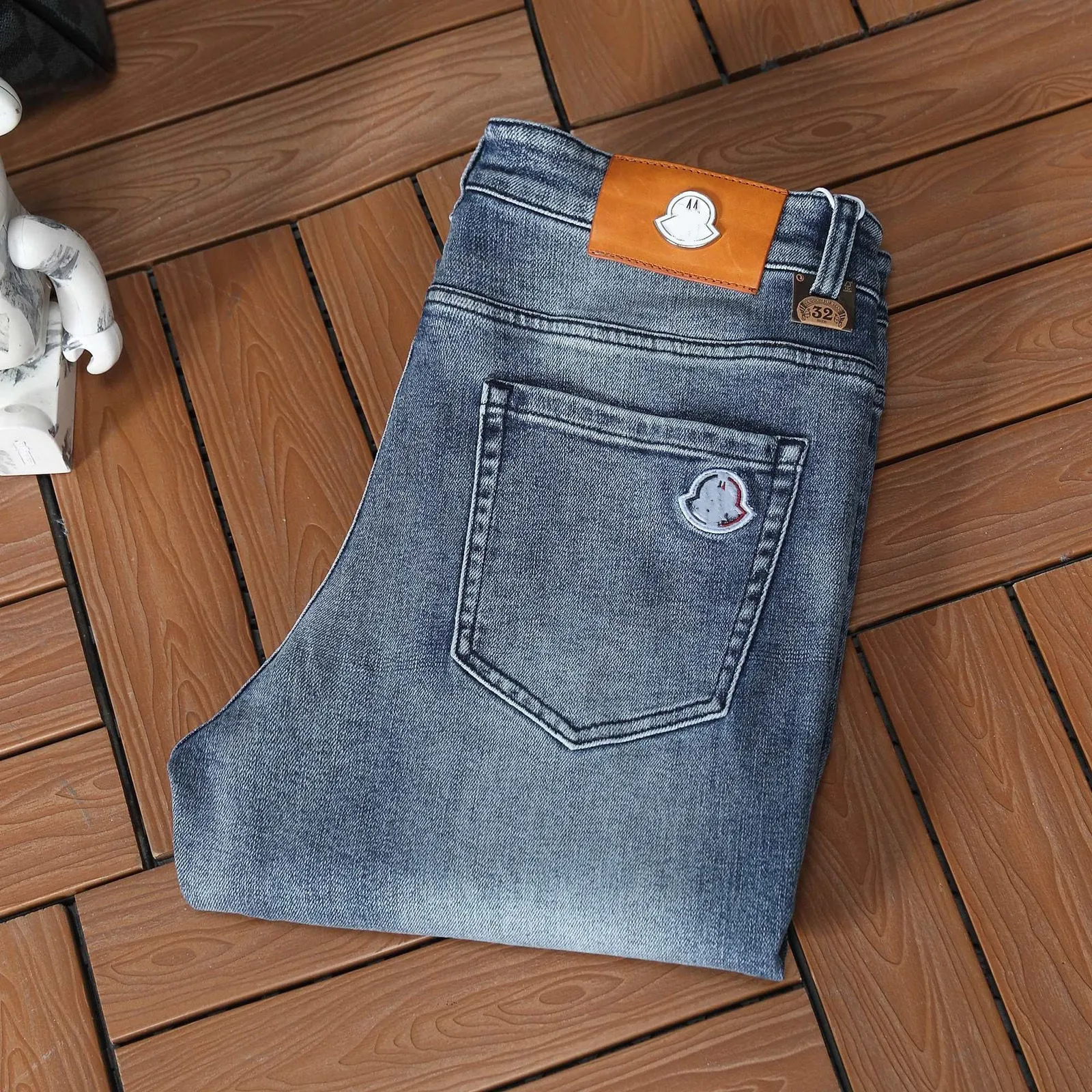 Modische Herren-Designer-Jeans, schmal, gerades Bein, High-End-Hip-Hop-Herrenjeans, Distressed-Tear-Motorrad, schmale Passform für Motorrad-Denim für Herren