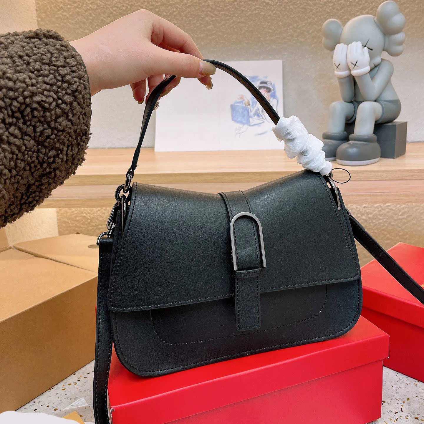 DHgate.com:Leather designer bag Furlas one Shoulder Woman