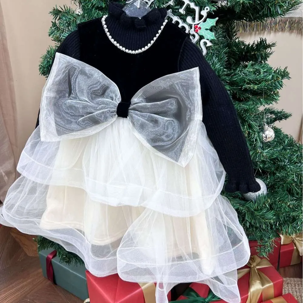 Zima zimowa wersja Koreańska Plush Bow Siats Modna sukienka dla dzieci
