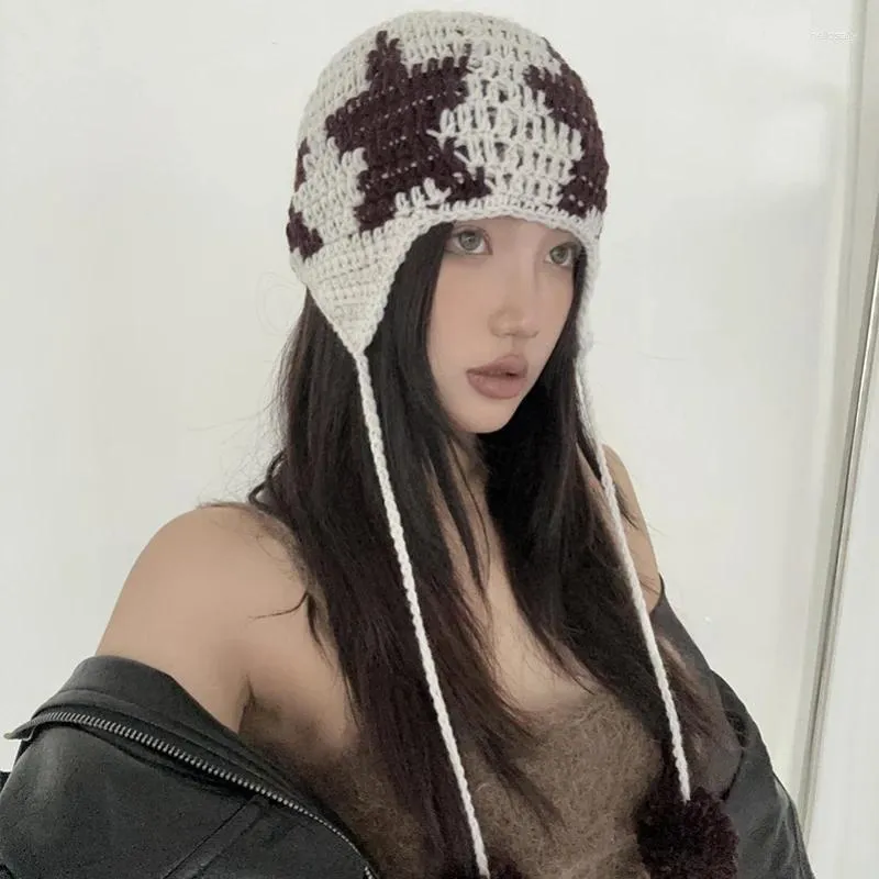 Berets Ins Niche Retro Beanies Autumn And Winter Y2k Babes Stars Hand Crocheted Thermal Ear Protection Straps Knitted Women's Hats