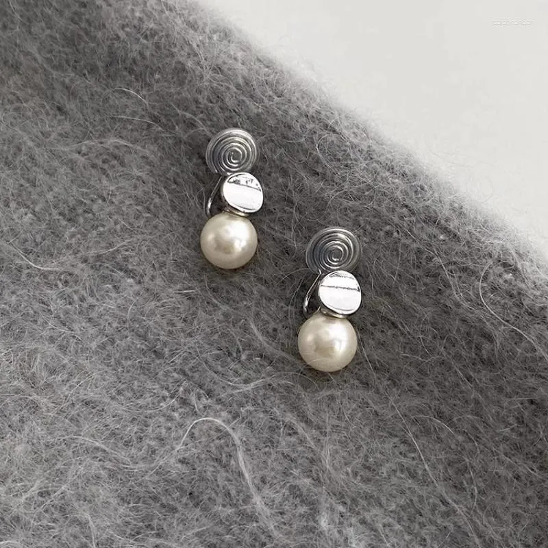 أقراط أقراط Panjbj 925 Sterling Silver Pearl Geometry Clip Clip for Women Girl Simplicity propealsile Office Jewelry Gift Drop