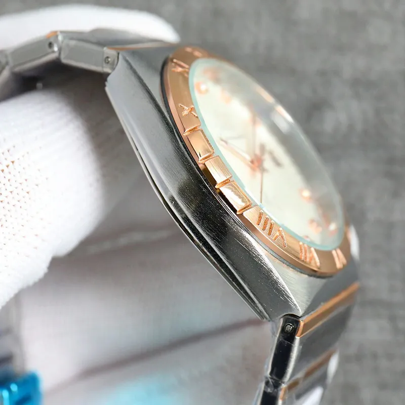 Top Brand Mens Watches Fashion Luxury Men Diamond Designer Watch 40mm All rostfritt stål Band guld armbandsur för mäns födelsedag julklapp högkvalitativ klocka