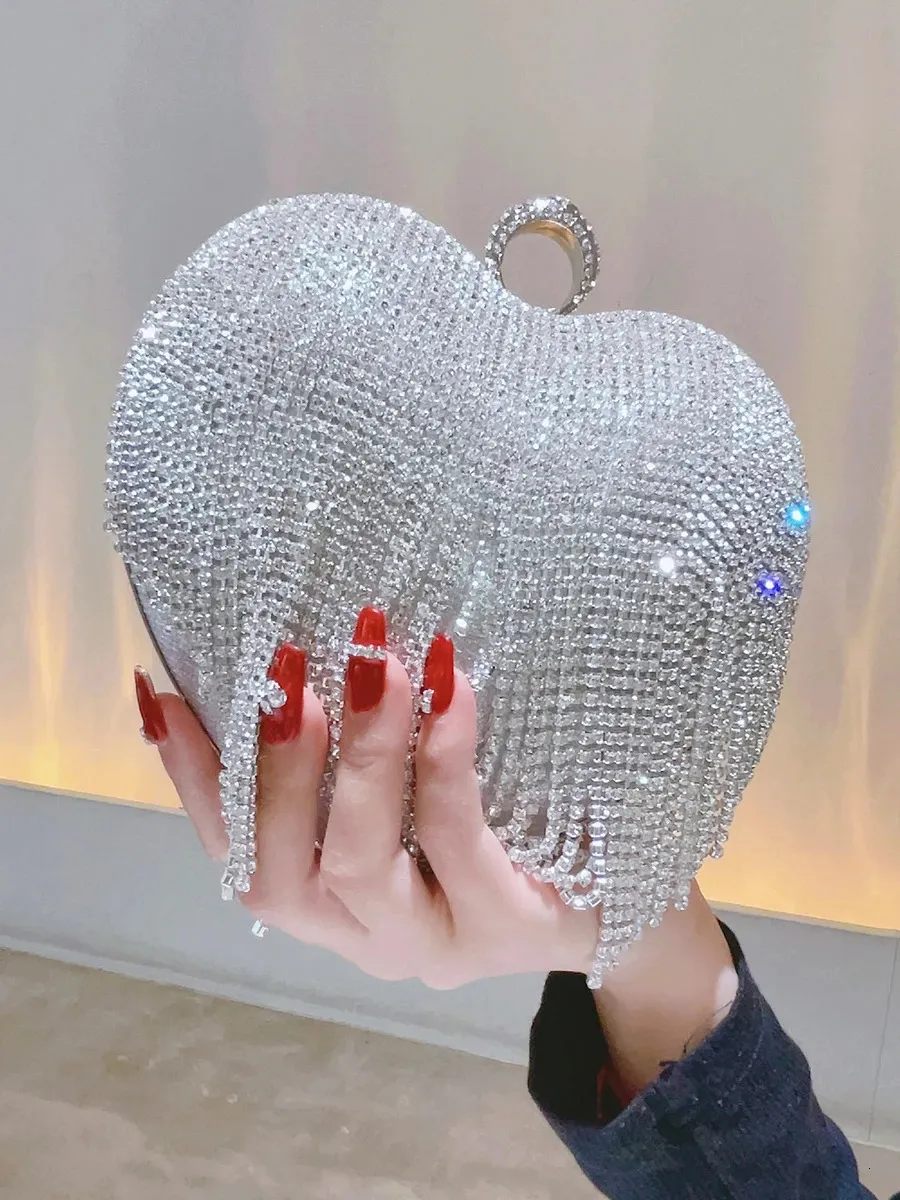 Strass embreagem forma de coração luxo borla noite bolsa saco diamante festa de casamento bolsa tira ouro lidar com saco de noite 240103