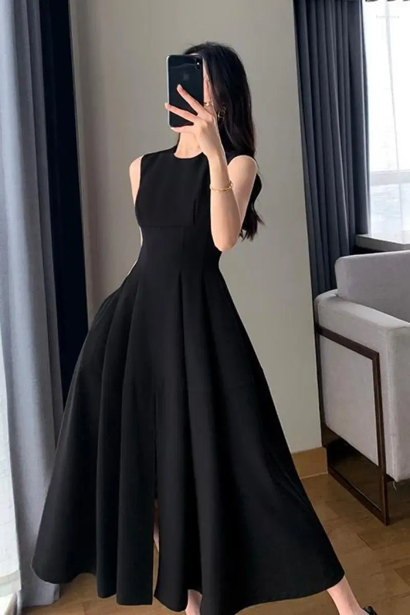 Abiti casual Temperamento Nero Senza maniche Donna Senior Senso dell'eleganza Fan Pendolare Sottile O-collo Semplice Lungo