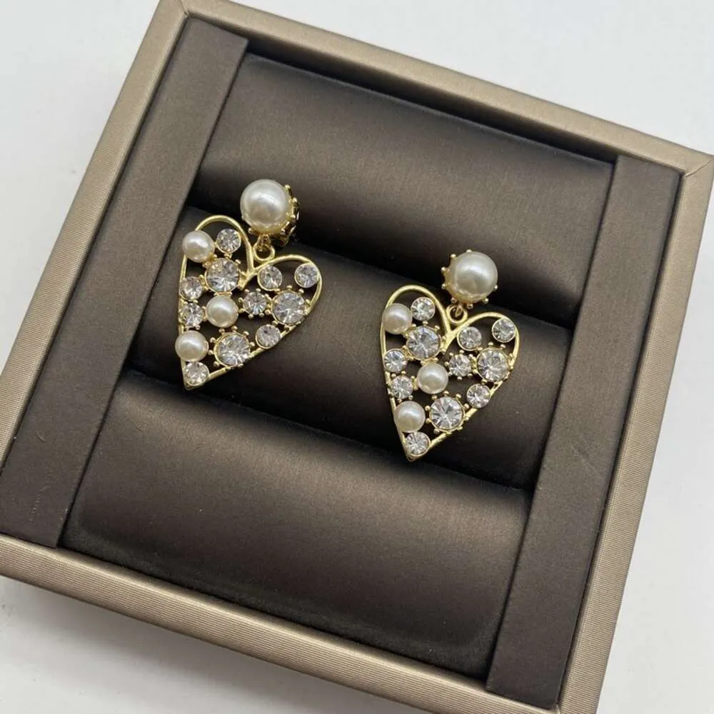 Aa Celi / Saijia New French Love Inlaid Diamond Pearl Cool Style Simple Trend Designearrings 2024