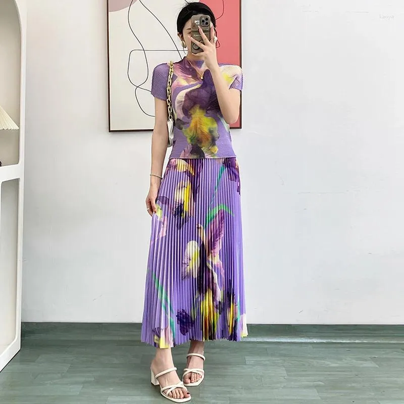 Vestidos de trabajo Miyake Pliegues Elegante Camiseta delgada con estampado floral Cintura alta Falda midi plisada de una línea Falda midi de dos piezas Traje de moda de nicho