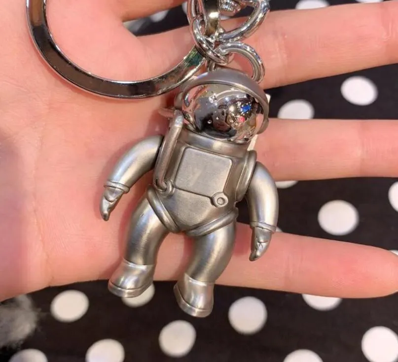 سلاسل المفاتيح SLETTER 3D Stereo Stereo Space Robot Letters Fashion Metal Key Chain Excessories Original Packaging9535139