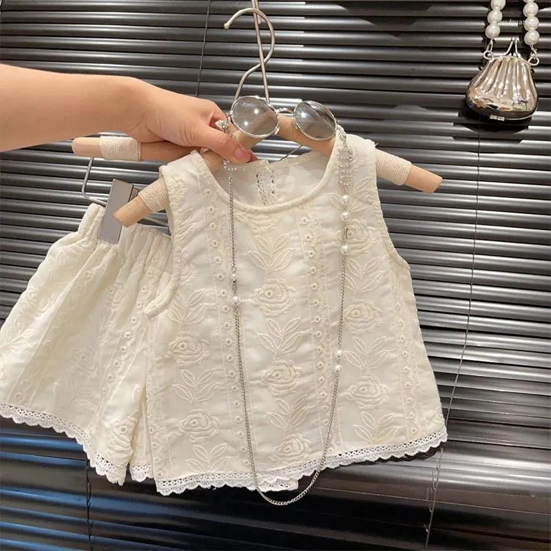 Kläder sätter koreansk sommar bomull ärmlös t-shirt utomhus eleganta flickor modekläder barns topp och botten uppsättning från 3 till 8 år