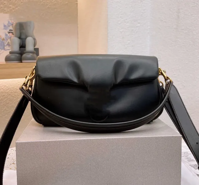 Evening BagsFashion Women Designer Handbag Högkvalitativ axelväska Lyxig Tote Purse Wallet Crossbody Väskor Ryggsäck Små minikedjor Purses för
