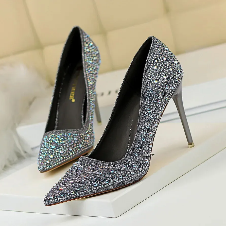 Strass femmes pompes Sexy Stiletto femmes talons hauts bout pointu femmes talons pompes femmes chaussures fête chaussures de mariage Scarpe Donna 240103