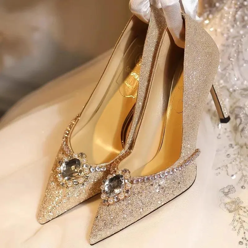 Sapatos de vestido primavera e verão apontou boca rasa água diamante lantejoulas casamento fino salto alto banquete pelúcia mulheres