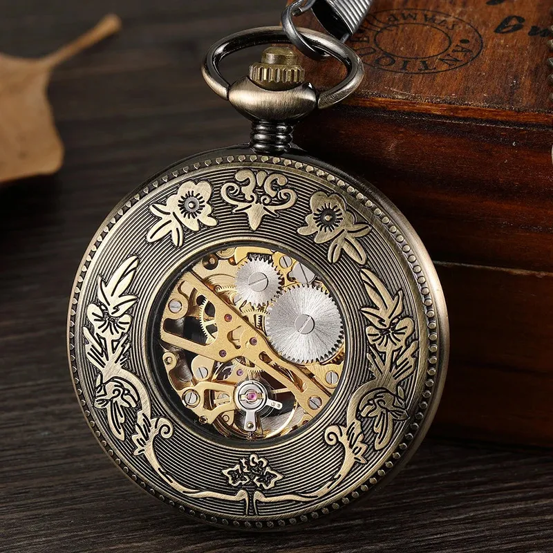 Hand Wind Men Mechanical Pocket Watch Retro Bronze Steampunk Hollow Roman Dial Skeleton Clock FOB Chain Waist Gift 240103