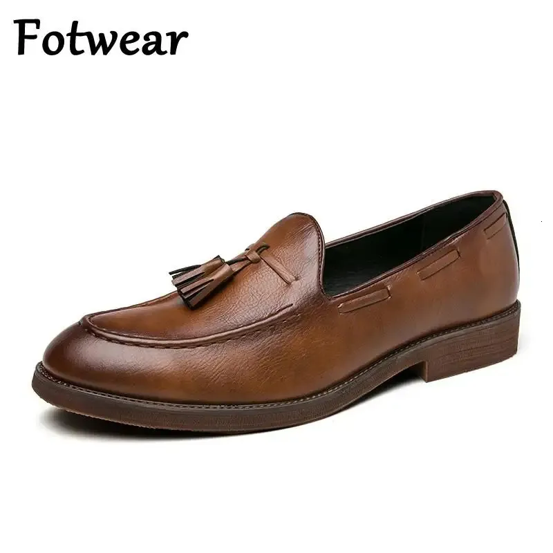 Fotwear hommes chaussures en cuir sans lacet bureau hommes chaussures formelles de mariage hommes gland robe chaussures respirant conduite paresseux Oxfords 240104