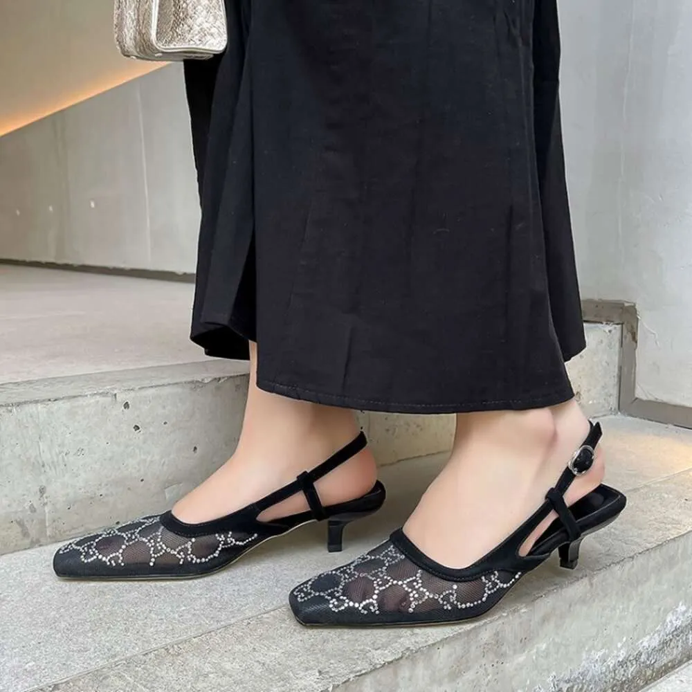 Новые сетчатые полые сандалии. Универсальные ромбовидные квадратные головки. Французская женская дизайнерская обувь с вышивкой Майяра.
