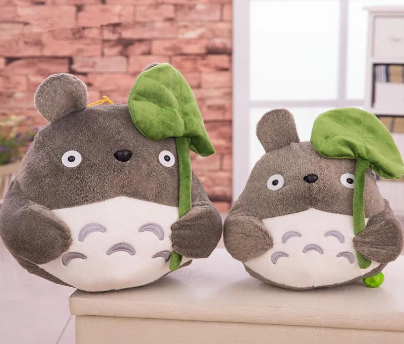 20 cm härlig min granne totoro plysch leksak TV -film karaktär söt mjuk docka totoro med lotus blad barn leksaker katt presentdekoration la5302789