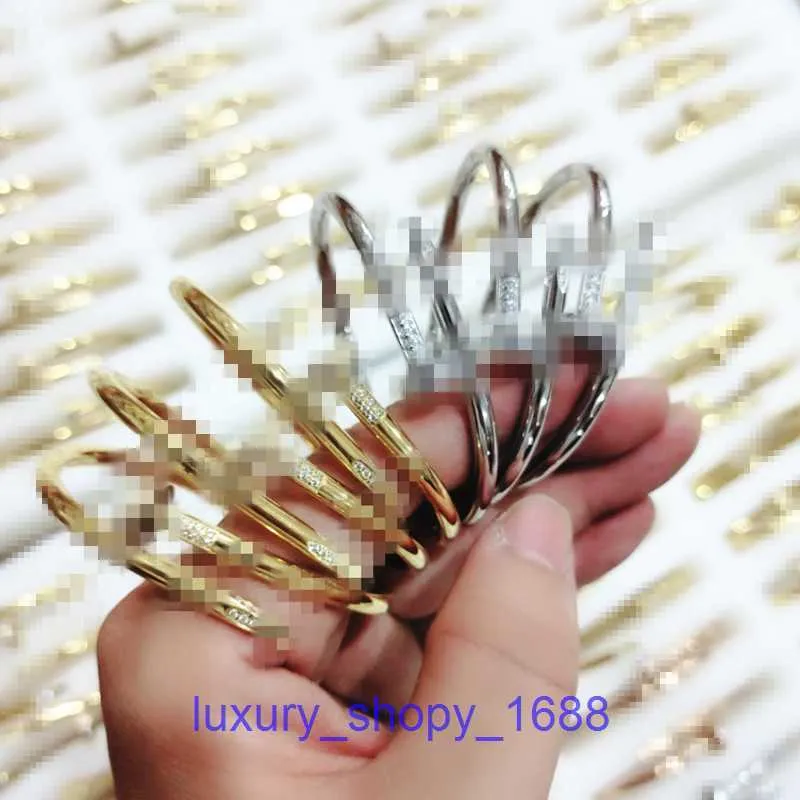 Nieuw merk Klassiek Designer Armband 18K Roségoud Natuurlijk Kaart Thuis Nagel Titanium Staal Dames Licht Luxe Kleurloos Open Met originele doos