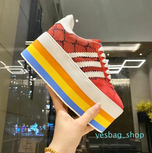 Clássico de luxo senhoras vestido sapatos arco-íris sola grossa tênis amarelo casal casual tpu antiderrapante resistente ao desgaste retro senhoras