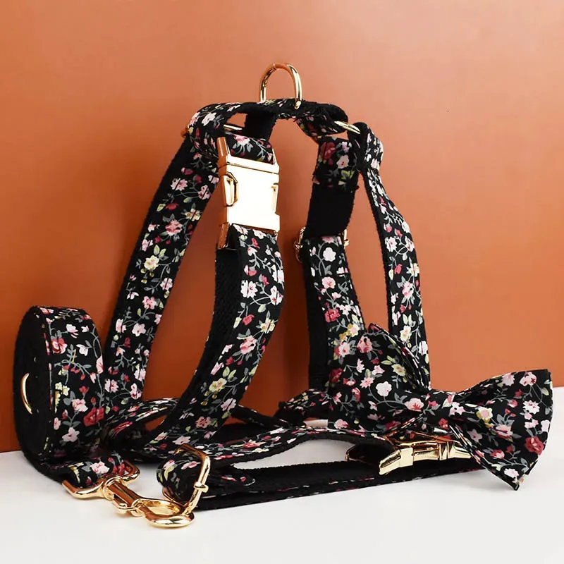 Luxury Fashion Pet Accessories Custom Design Black Bottom Flower Sublimation Dog Collar Leashes Harness Bow Set Flowers 05 240103