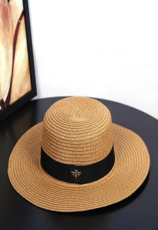 2020 New Sun Hat Small Bee Straw Hats 골드 꼰 모자 여성 느슨한 선 스크린 햇빛 선샤다 플랫 캡 Visor5081151