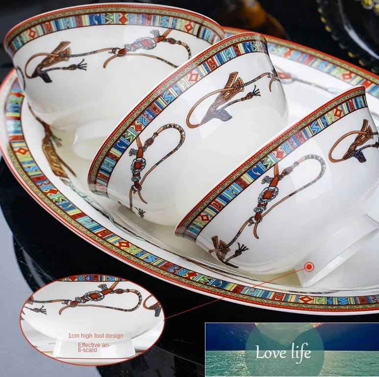고급 테이블웨어 그릇과 접시 세트 세라믹 가정용 가벼운 고급 요리 및 뼈의 그릇 중국 젓가락 선물 유럽 스타일 보울