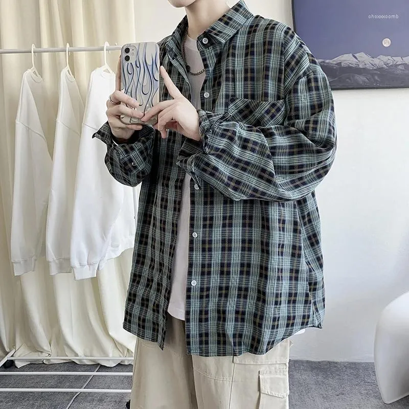 メンズカジュアルシャツクラシックヴィンテージ格子縞の長袖シャツ男性ゆるい韓国のシックコート男性チェッカーブラウスカップ