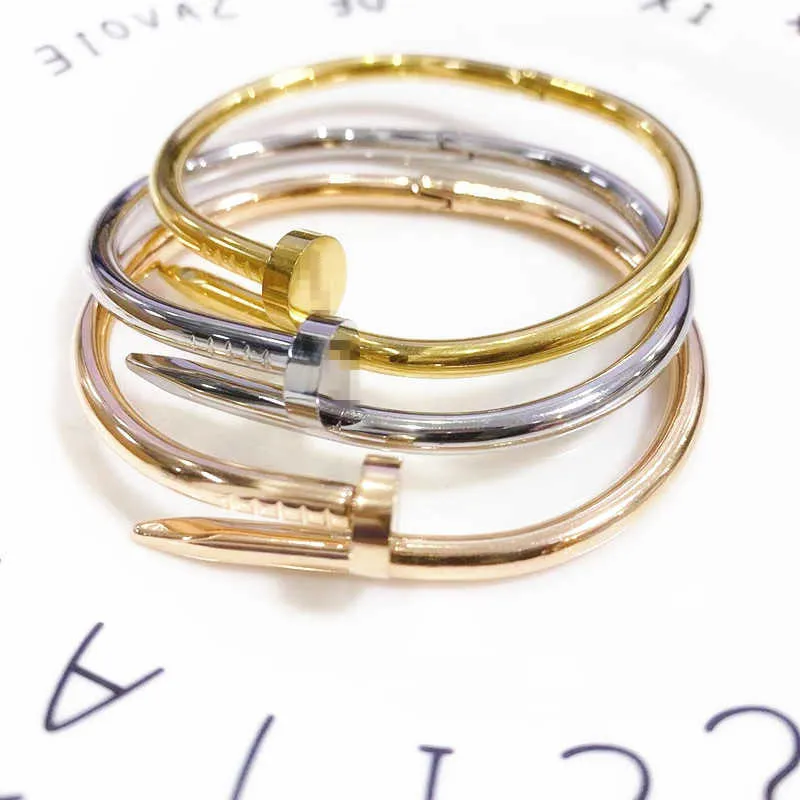 Designer skruv armband armband naglar älskar mode lyxiga smycken vårdare original trendig 18k guld diamant för kvinnor män nagel armband silver smycken armband qf8b