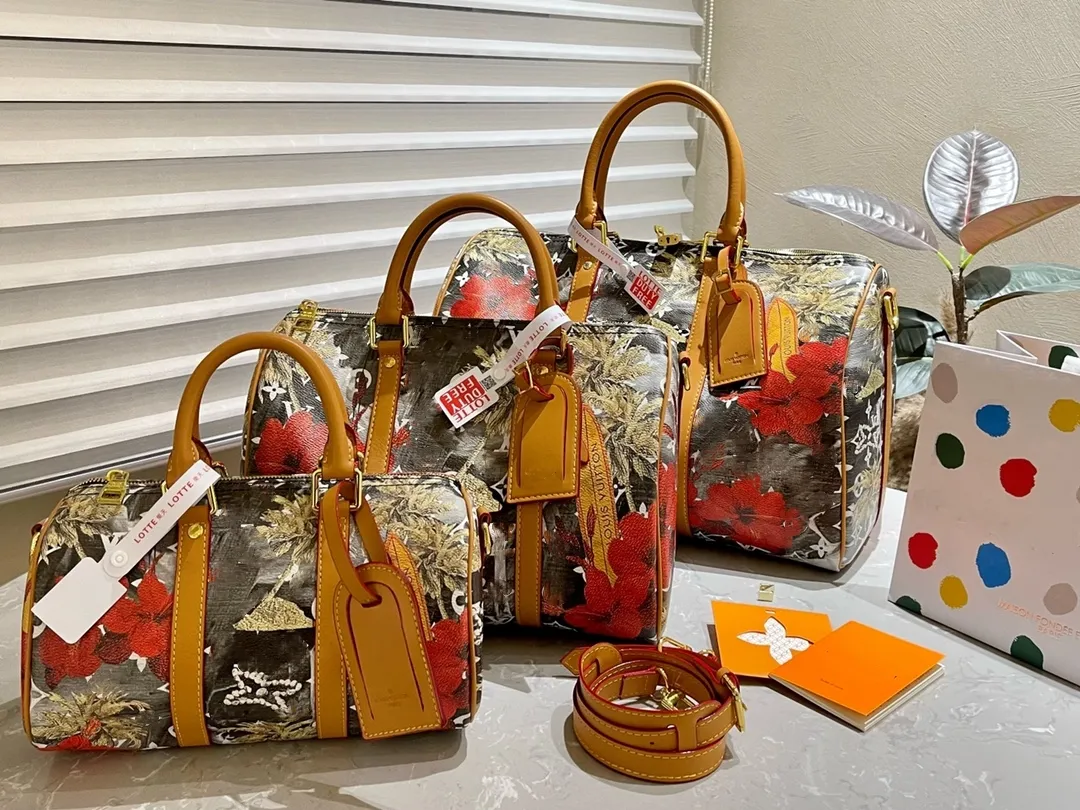 Designerväskor Kvinnor Duffel Bags Luxury Märke Flower Letter Snabb axelväskor Handväskor Keepall 30 40 Totes Par Bagage Airport Travel Bags Fitness Bags