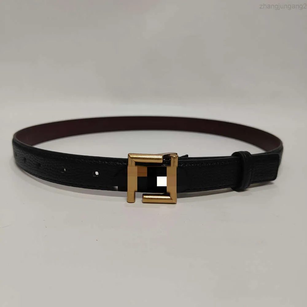 Designer FF Belt Net Red New Women's Cowhide Belt Dubbel F Smooth Buckle Simple Casual Mångsidig mode Personlig kjol Bälte