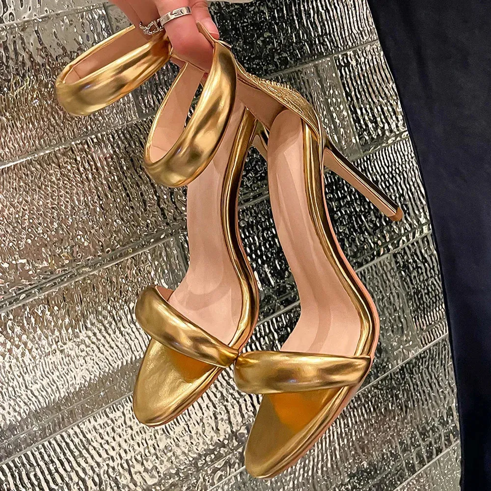 Женские сандалии в лаконичном стиле, сандалии на одном ремешке для девочек, женские пикантные туфли на шпильке с молнией сзади, летние сандалии на каблуке, золото 240103
