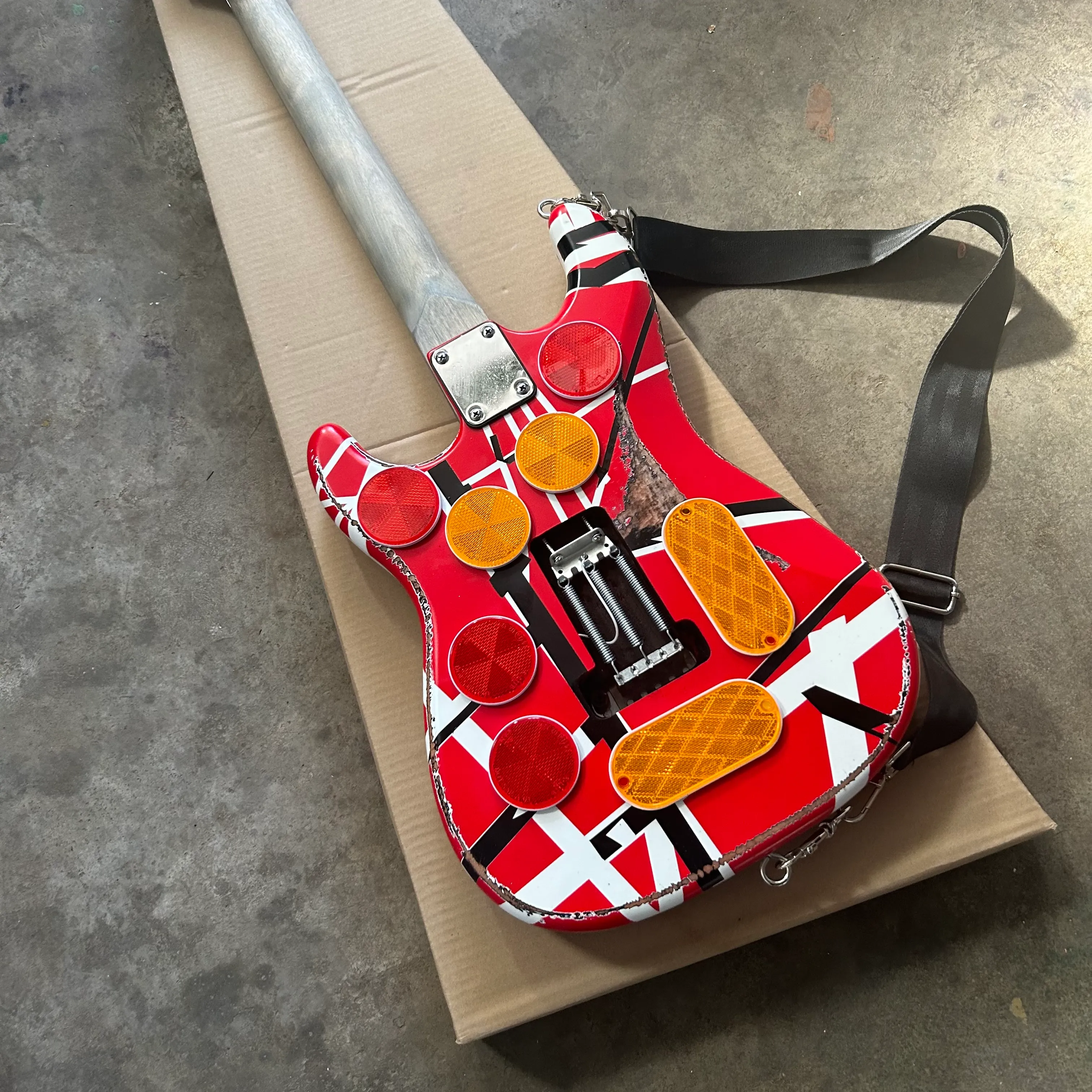 Nitro painted maple neck Eddie Van Halen relics 82 version Fran-ken Electric Guitar /White black Stripe