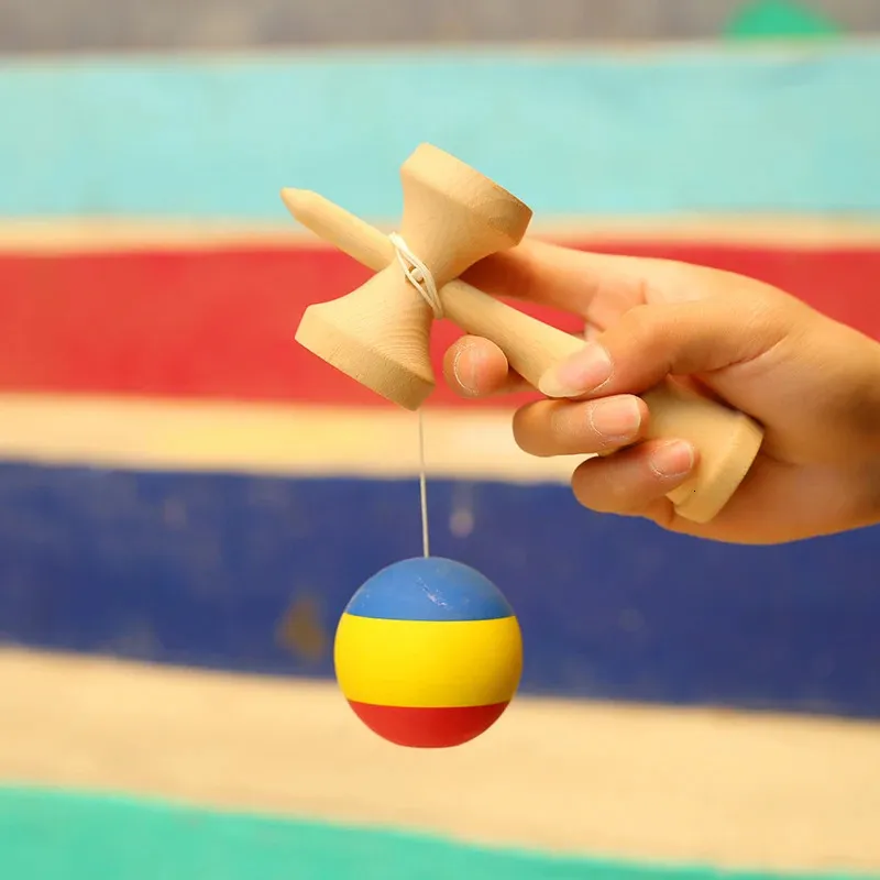 TRICOLOR Wooden Kendama Professional Profesjonalna umiejętność żonglerka Ball Education Tradycyjna zabawka dla dzieci Prezent 240105