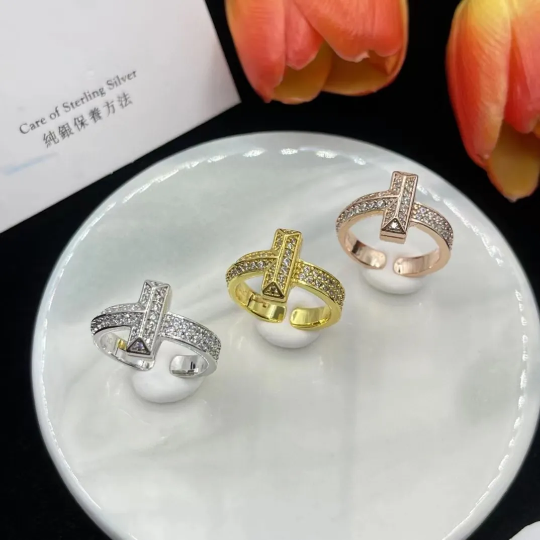 T Domowe projektant biżuterii Tytanium stal dwukolorowy Cross u Lock Heart Różne style gładki pierścień diamentowy z pudełkiem prezentowym 005