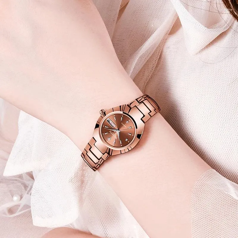 Armbanduhren Damen Tiktok Same Girl's Fashion Quartz Steel Band Double Calendar Watch