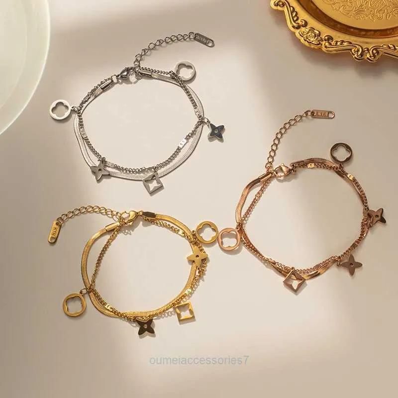 Pulsera de diseño Trébol de cuatro hojas Charm Lujo Elegante Moda 18K Oro Ágata Cadena de concha Madre Mujeres Niñas Pareja Fiesta de vacaciones Regalos cadenas