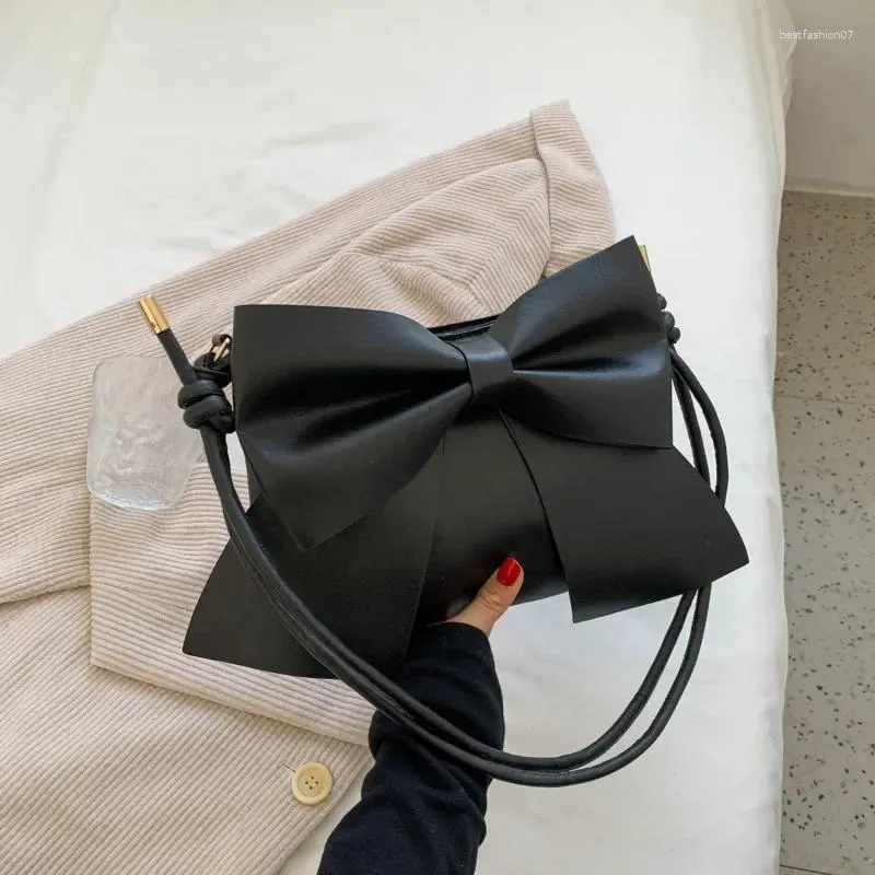 Sacs de soirée Sacs à main de luxe pour femmes Simple Mode Mignon Bow Flap Dames Solide Sac À Main En Cuir Épaule Bandoulière