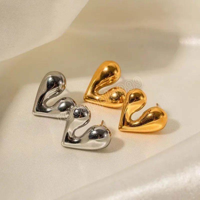 Gioielli moderni Orecchini a bottone a forma di cuore in metallo dal design europeo e americano le donne Nuovi accessori le orecchie di tendenza